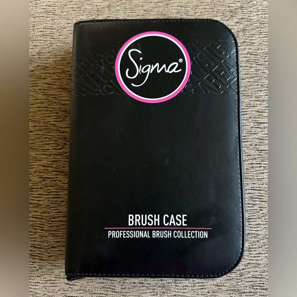 Sigma makeup brush case
